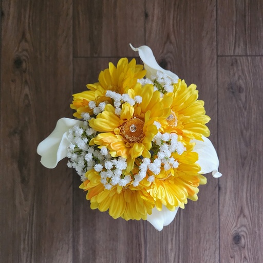 Bouquet d'arums et de gerberas jaunes